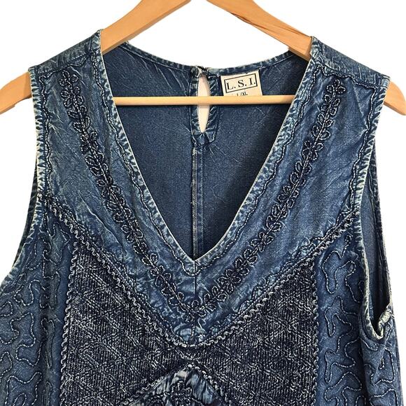 L.S.I.Boutique Brand Embroidered Rayon V Neck Sleeveless Top Rayon Western NWOT - Picture 2 of 5